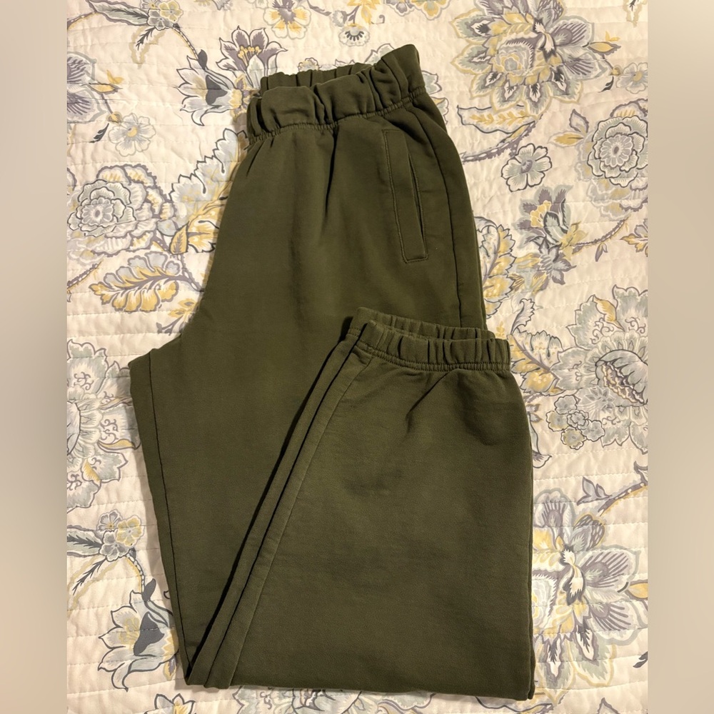 Aerie Forest Green Size M Ladies Joggers